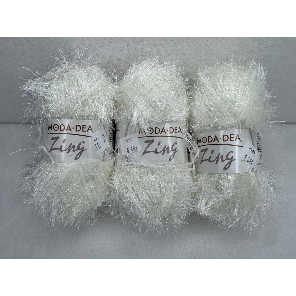 Moda‎ Dea Zing Eyelash Yarn Pearl White Lot 3 Skeins Polyester
